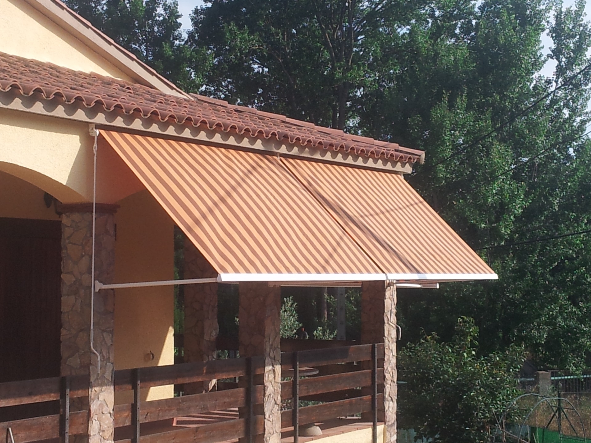 TOLDOS PORTADA EN EL MOLAR